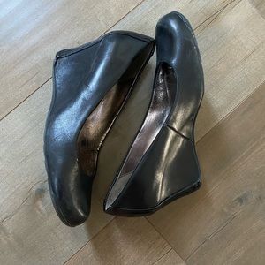 Black Kenneth Cole wedges